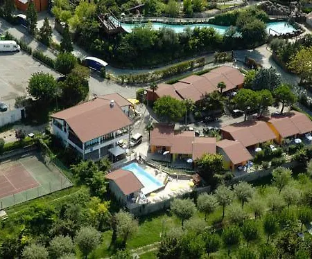 Borgo Blu Poggio Apartmanhotel Lazise